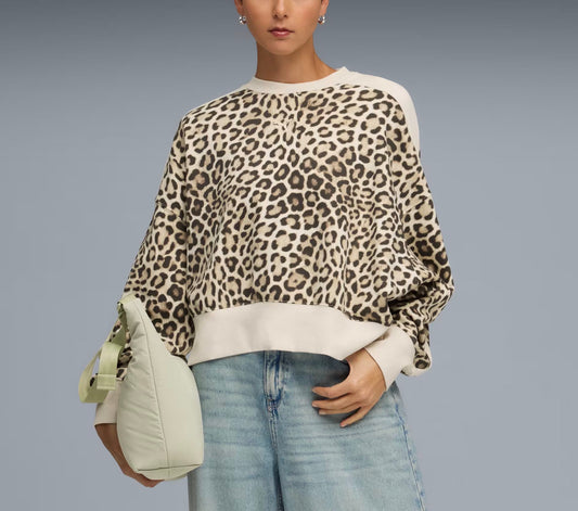 PUMA - T7 Leo Luxe Oversized Crew Sweat Women Alpine Snow-Ice Coffee