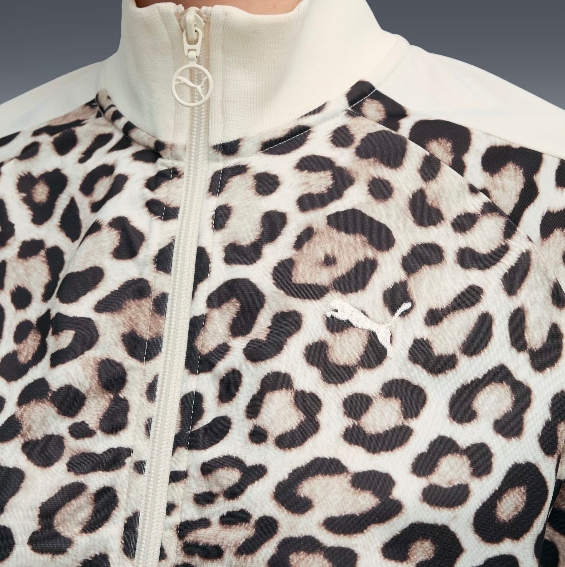 PUMA - T7 LEO LUXE All-Over Print Short Track Jacket Women Alpine Snow-Ice Coffee