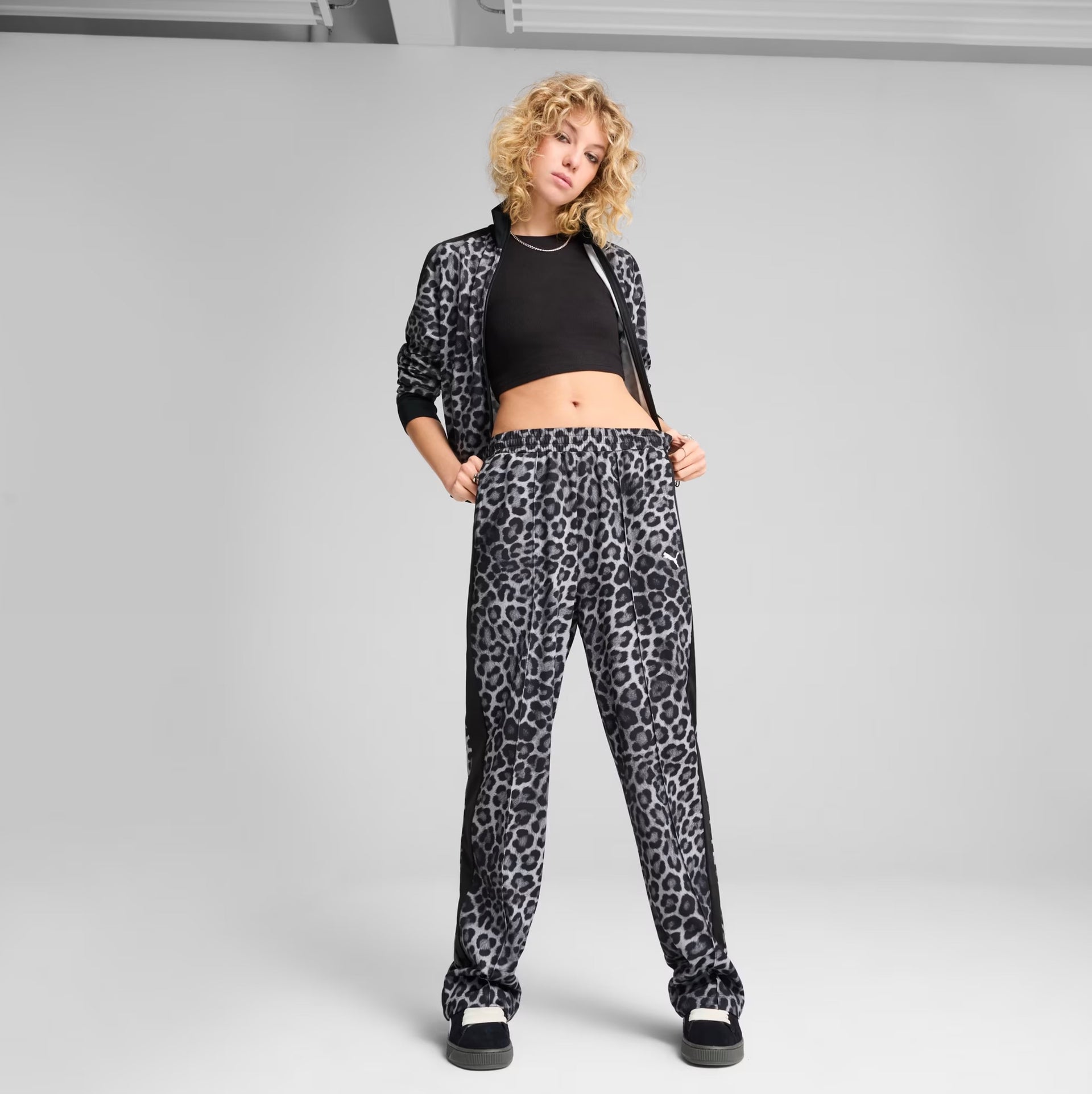 PUMA - T7 LEO LUXE All-Over Print Straight Pants Women Black