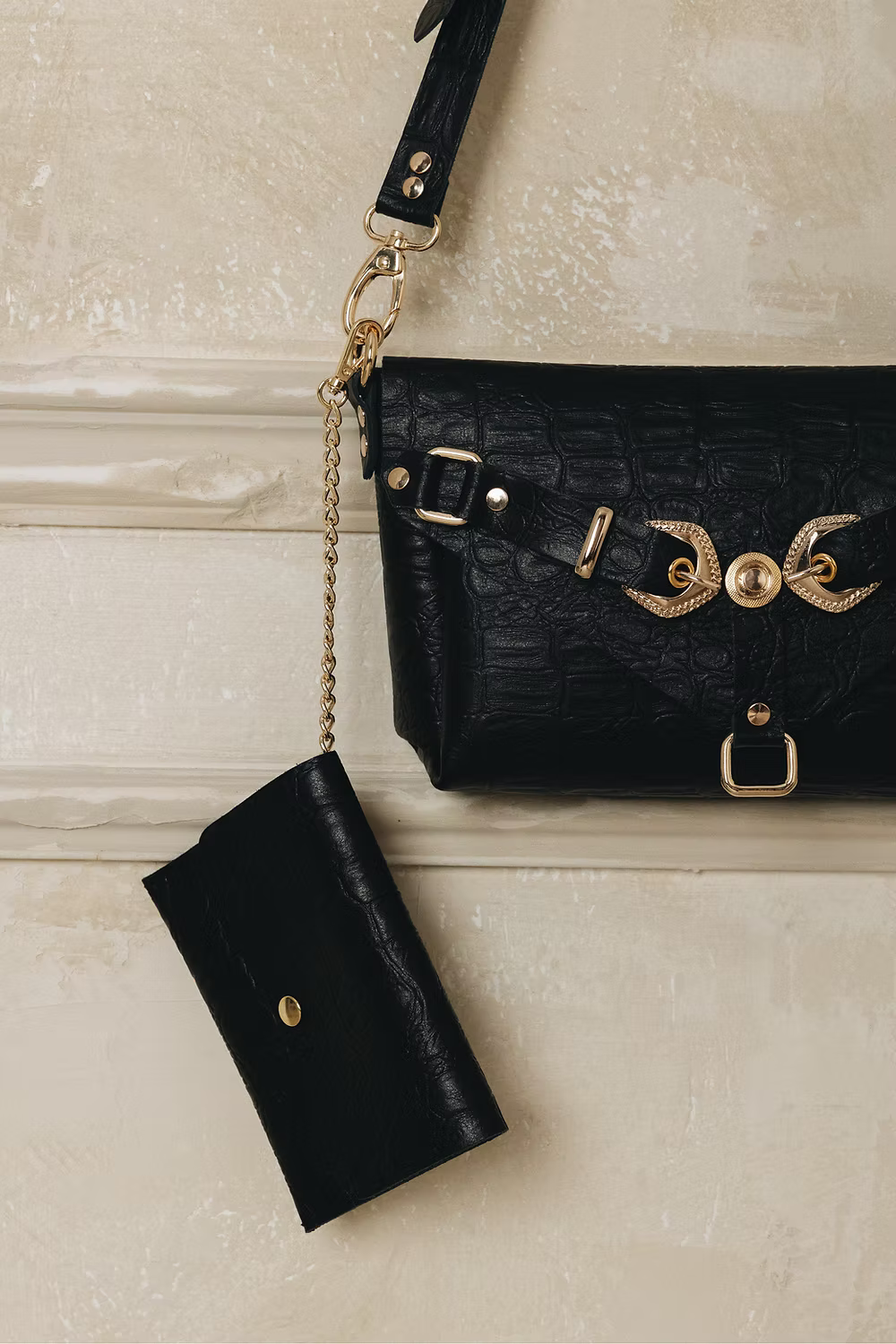 Individual Art Leather - "Messy" Black Gold