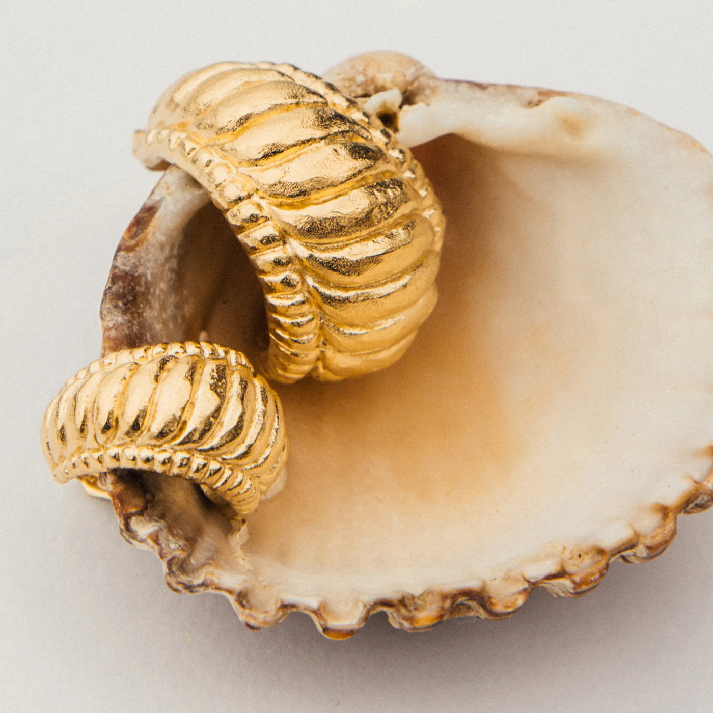 AGAPEE - Marea Mini Earrings