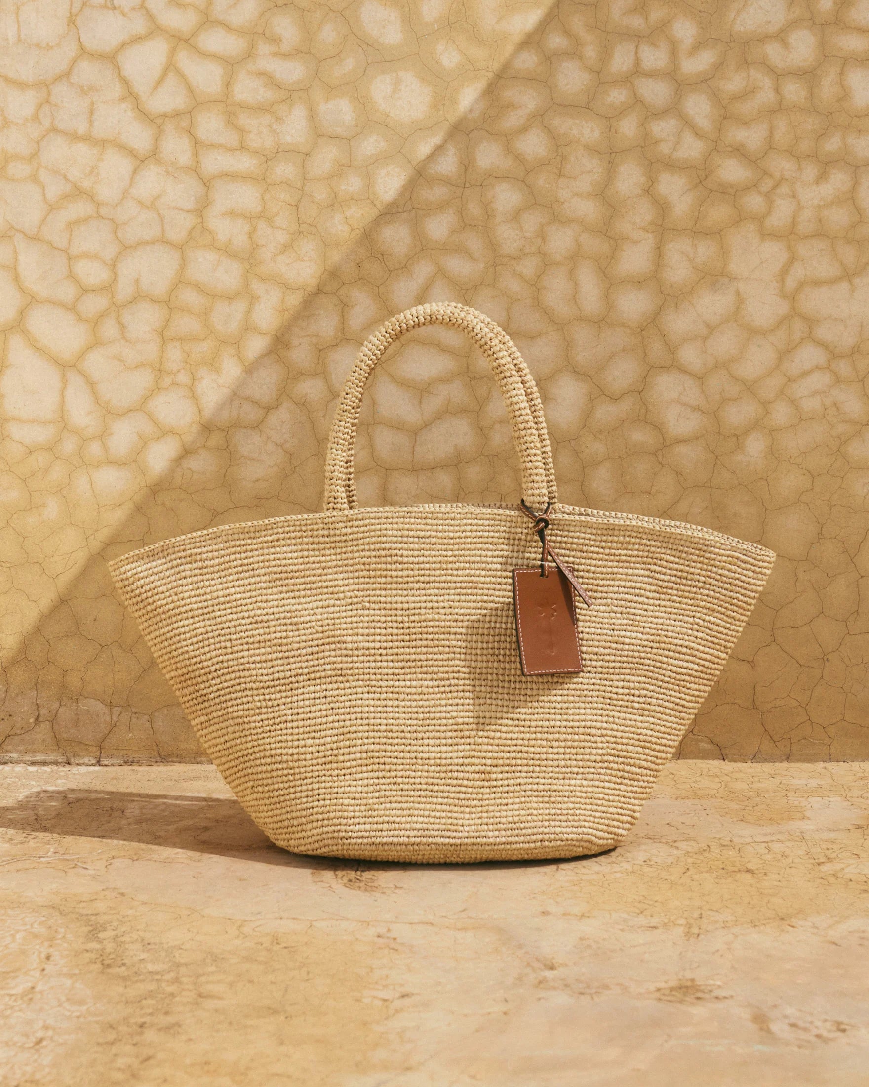 MANEBI - Handcrafted Raffia Panier