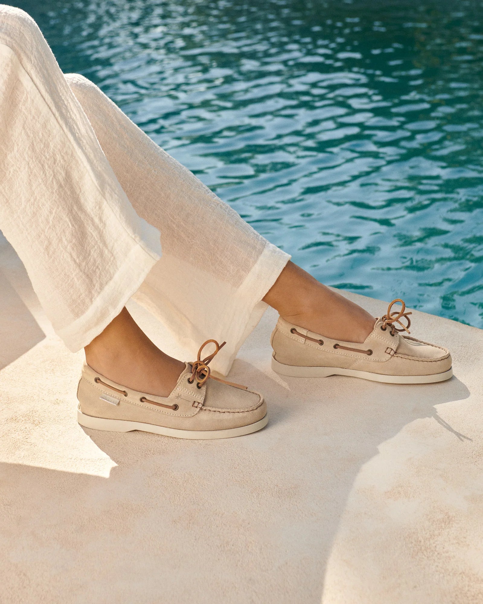 MANEBI - Suede Boat Shoes Hamptons Champagne Beige