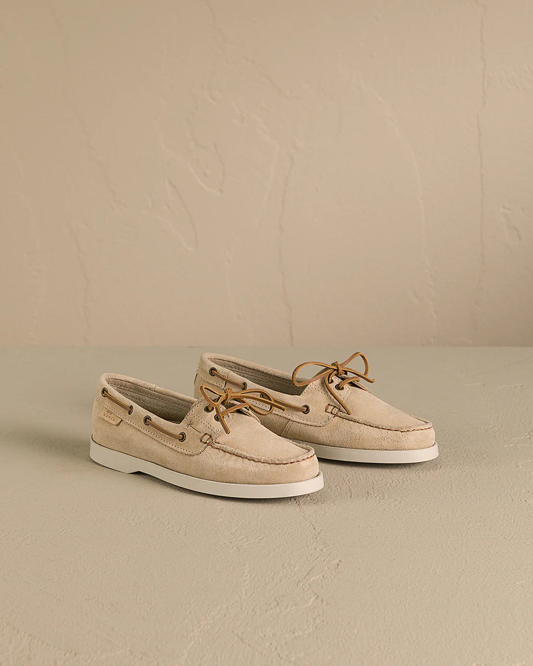MANEBI - Suede Boat Shoes Hamptons Champagne Beige