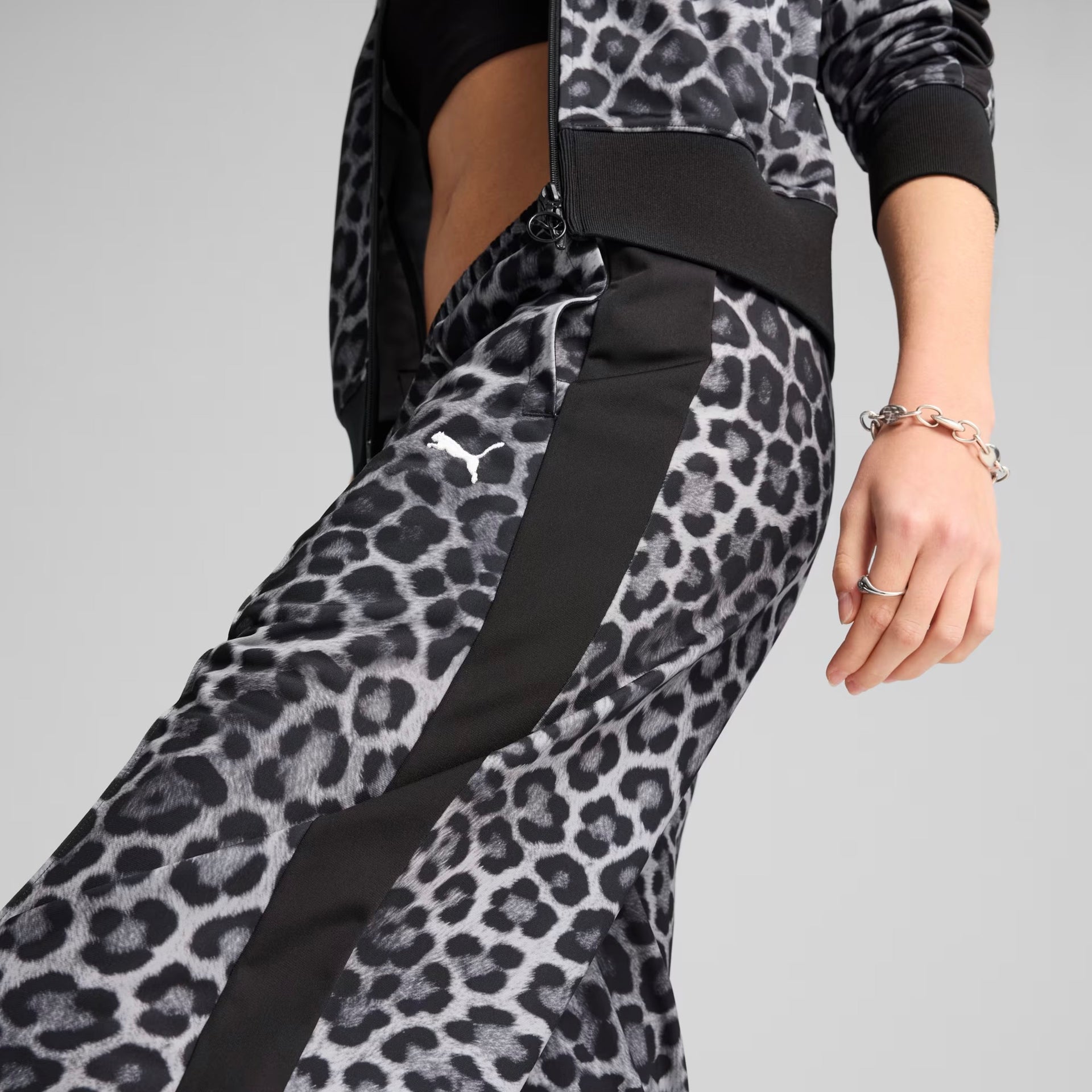 PUMA - T7 LEO LUXE All-Over Print Straight Pants Women Black