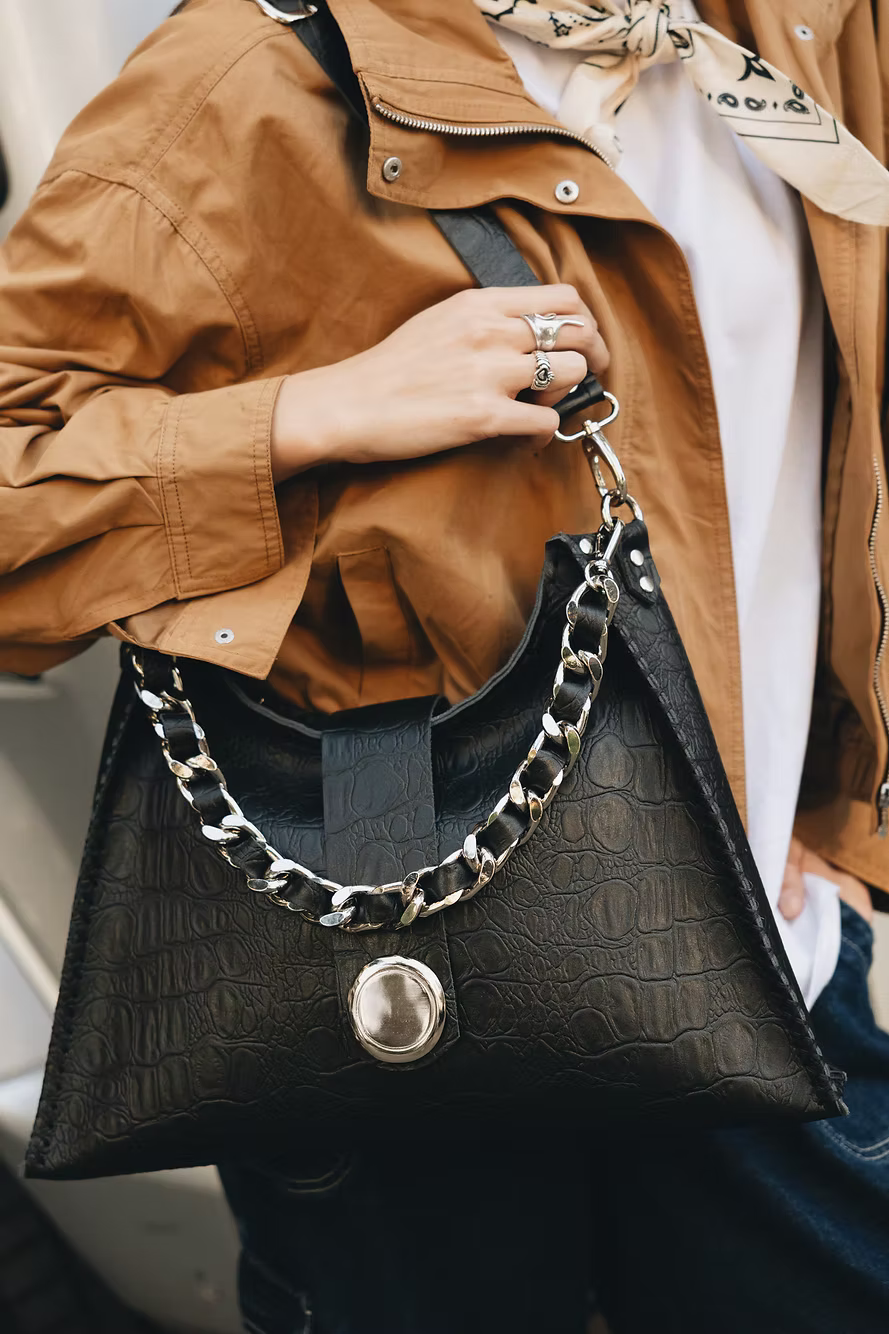 Individual Art Leather - "To the wilder" Black Nickel