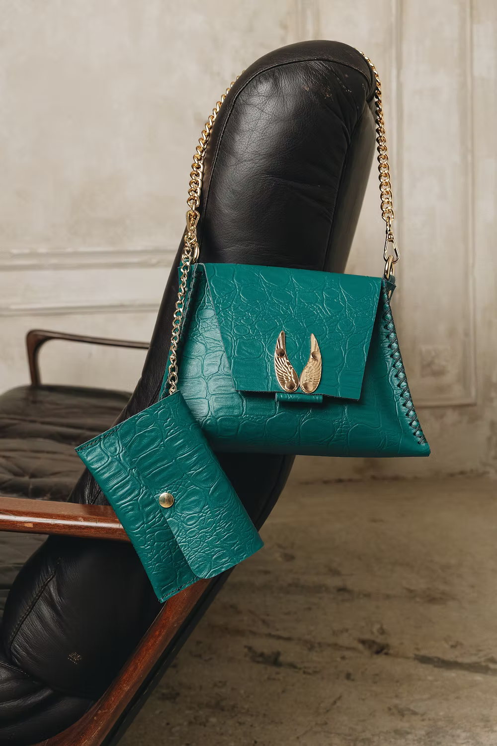 Individual Art Leather - "Wings Small" Forest Gold