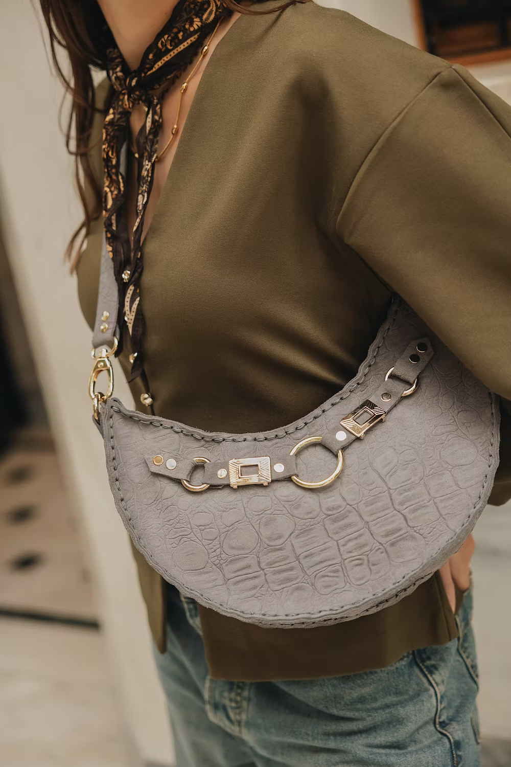 Individual Art Leather - "La luna" Grey Suede Gold