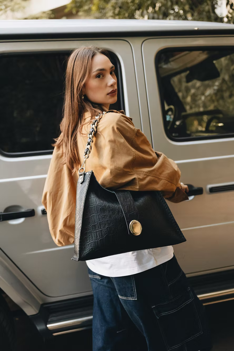 Individual Art Leather - "To the wilder" Black Nickel