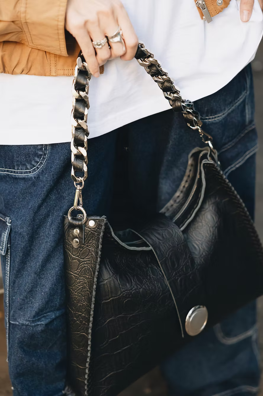 Individual Art Leather - "To the wilder" Black Nickel