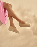 Women’s suede espadrilles with double jute sole in champagne beige, γυναικεία εσπαντρίγια από suede δέρμα με διπλή σχοινένια σόλα σε σαμπανί μπεζ απόχρωση, άνετα και κομψά για καλοκαιρινή καθημερινή χρήση, από το Iconic Angels Glyfada.