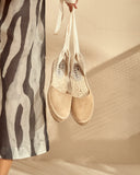 Women’s beige suede flat espadrille sandals with ankle wrap ties and jute sole, γυναικεία flat εσπαντρίγια από suede δέρμα σε φυσική μπεζ απόχρωση με κορδέλες που δένουν στον αστράγαλο και σχοινένια σόλα, καλοκαιρινή κομψή επιλογή, από το Iconic Angels Glyfada.