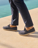 Men’s suede Hamptons boat shoes in patriot blue with espadrille sole, ανδρικά boat shoes από suede σε patriot μπλε απόχρωση με φυσική πλεκτή σόλα, ιδανικά για καλοκαιρινό smart casual και resort στυλ δίπλα στην πισίνα, από το Iconic Angels Glyfada.
