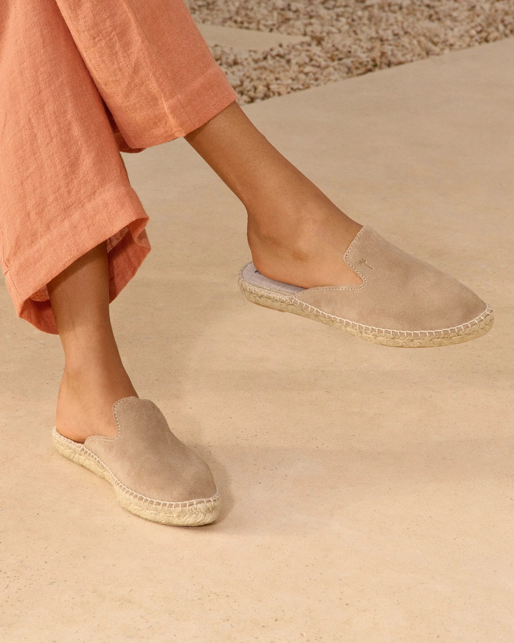 MANEBI - Suede Mules Hamptons Vintage Taupe