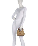 DKNY Paula small natural woven handbag with raffia-style texture and brown leather top handle, featuring a compact curved silhouette, DKNY logo charm and detachable shoulder strap for chic summer styling — γυναικεία DKNY Paula μικρή natural woven τσάντα χειρός με ψάθινη υφή και καφέ δερμάτινη λαβή, με αποσπώμενο λουρί ώμου για κομψά καλοκαιρινά looks.