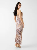 Guess Akilina viscose maxi dress in animal print with neutral beige and brown tones, featuring a sleek slip silhouette, thin straps and fluid drape for elegant feminine styling — γυναικείο Guess Akilina maxi φόρεμα από βισκόζη σε animal print με μπεζ και καφέ αποχρώσεις, με λεπτές τιράντες και ρευστή εφαρμογή για κομψά θηλυκά looks.