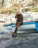Manebi men’s suede boat shoes in navy blue with white rubber sole, ανδρικά καστόρινα boat shoes σε μπλέ σκούρο απόχρωση με λευκή σόλα, δετά loafers για καλοκαιρινό smart casual και resort looks δίπλα στην πισίνα, από το Iconic Angels.