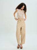 Project Soma beige wide-leg trousers with high-waist fit and clean minimal design, featuring structured fabric and relaxed silhouette for effortless everyday styling — γυναικείο Project Soma μπεζ παντελόνι σε wide-leg γραμμή με ψηλόμεση εφαρμογή και minimal σχεδιασμό, με άνετη εφαρμογή για κομψά καθημερινά looks.