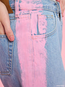 Light blue straight-leg jeans from Project Soma x Barbie collection with pink side stripe detail for modern sporty styling — γυναικείο τζιν Project Soma x Barbie σε ανοιχτό μπλε με ροζ πλαϊνή ρίγα και straight γραμμή για μοντέρνα casual looks. Διαθέσιμο στο Iconic Angels Glyfada.