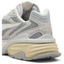 Light grey sneakers with mesh panels and sculpted cushioned sole, designed for all-day comfort and elevated athleisure looks — γκρι Puma sneakers με διαπνέον mesh και chunky αντικραδασμική σόλα σε ουδέτερους τόνους, ιδανικά για sporty-chic outfits από το πρωί μέχρι το βράδυ. Διαθέσιμα στο Iconic Angels Glyfada.
